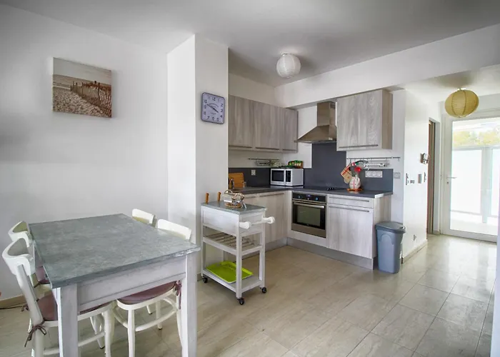 Les Rivages Apartment *